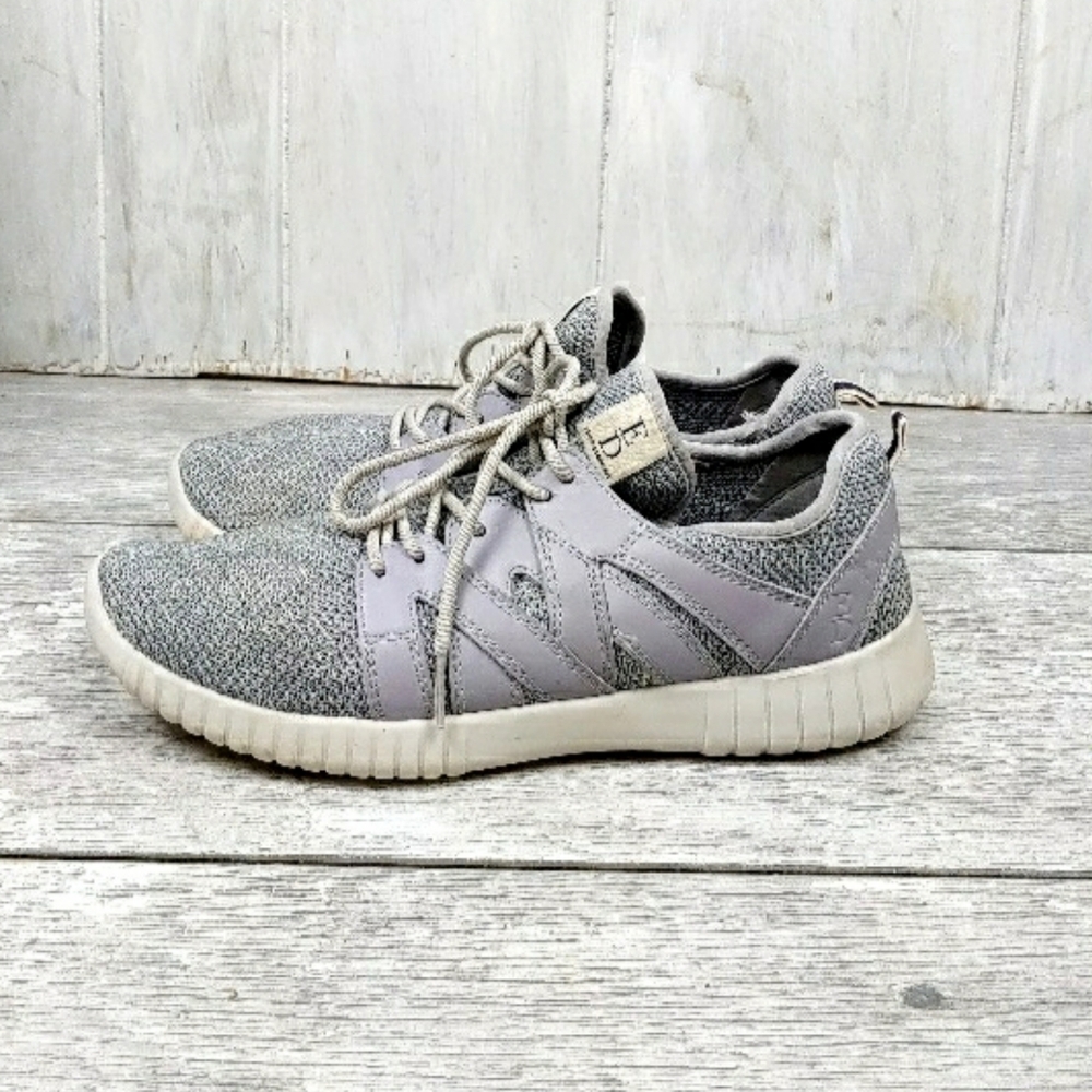 Ellen Degeneres Havala Grey Fabric Leathr Sneaker - Picture 2 of 8